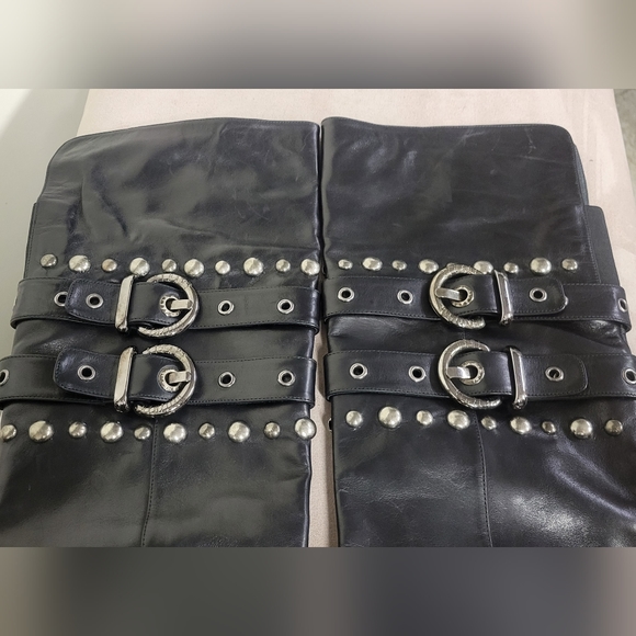 Stuart Weitzman Women's Heeled Leather Boots - Picture 4 of 10